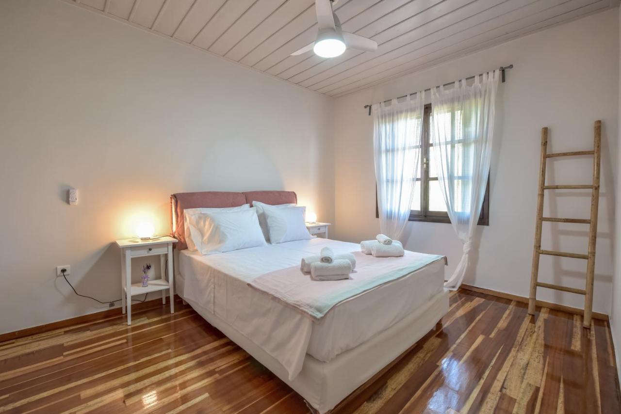 Alexandre Maison Beachfront Gialova Vacation Home Ngoại thất bức ảnh